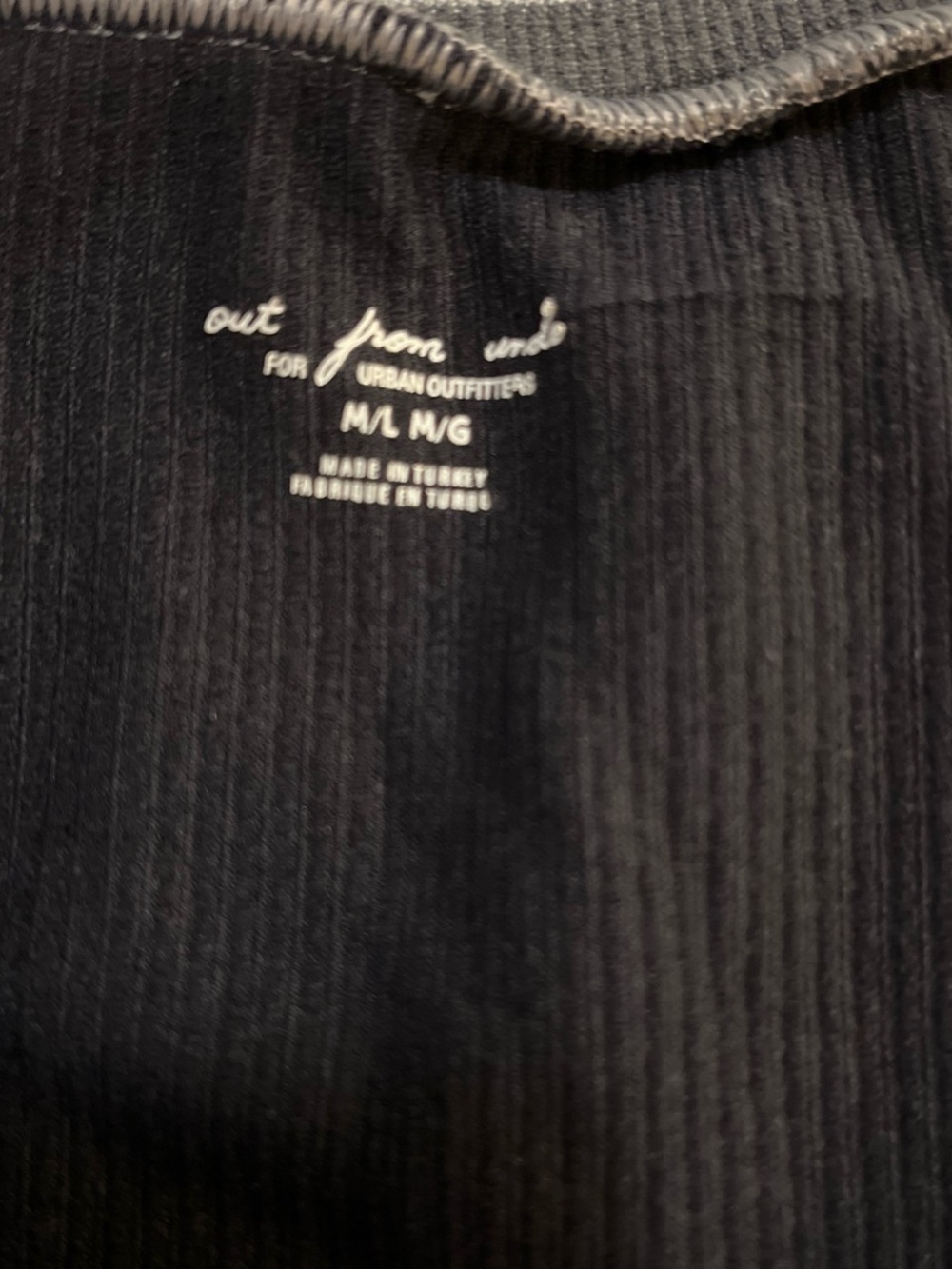 Women’s Black Ribbed Short-Sleeve Top with Contrast Trim - Picture 3 of 4